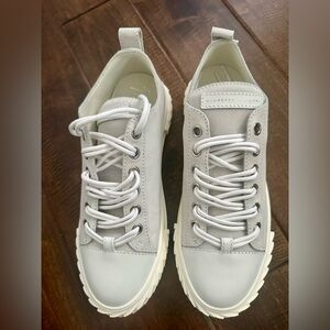 Giuseppe Zanotti Italian leather light gray women’s lace up sneakers size 10/40